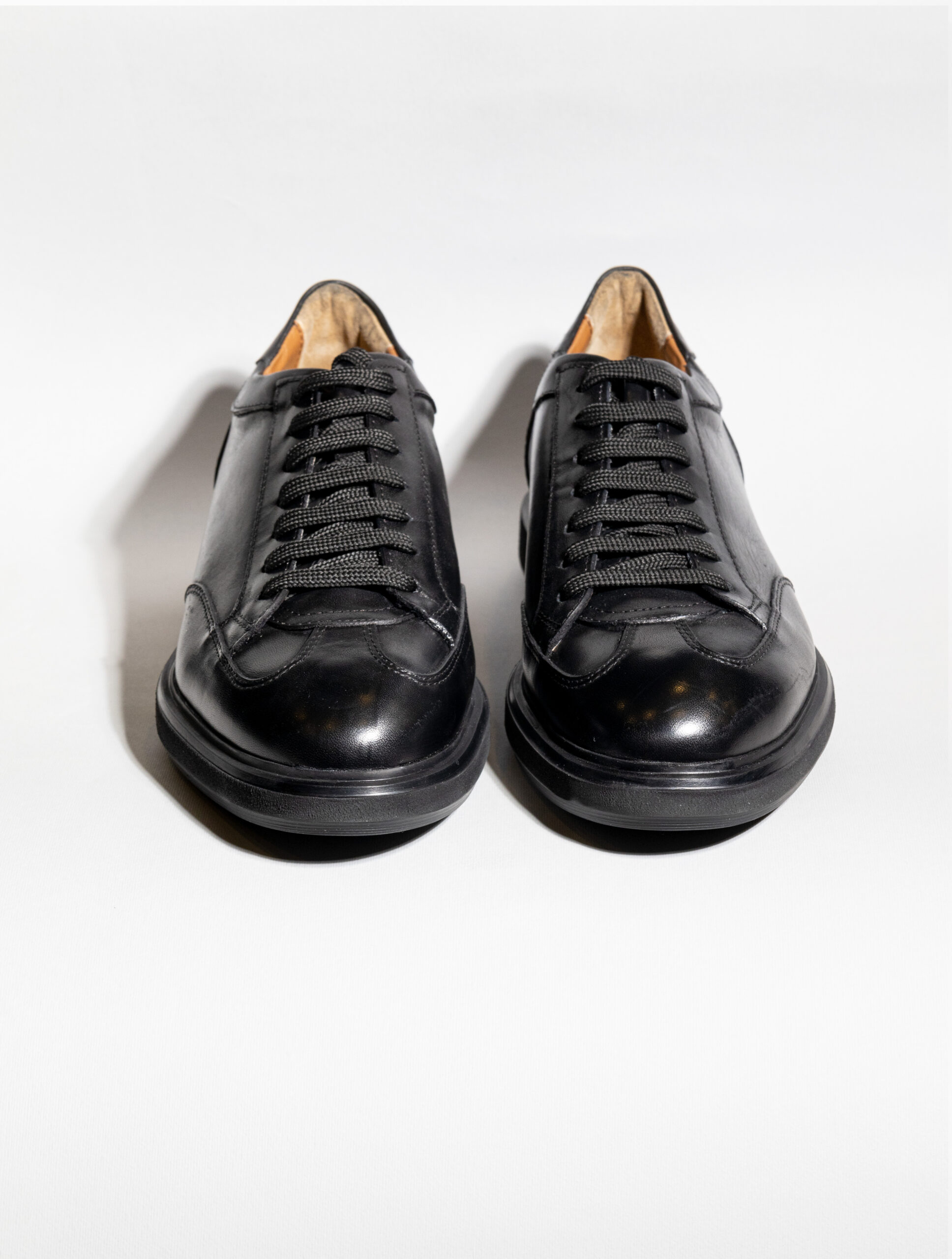 LOW-TOP-BLACK-SNEAKERS-blk3-scaled-1-2